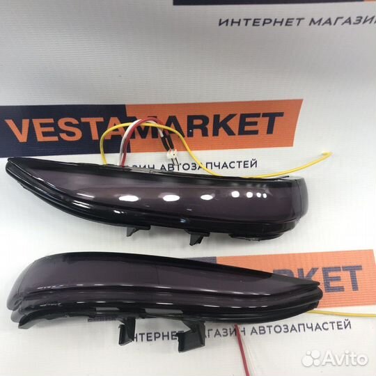 Повторитель поворота в зеркало LADA vesta плазма