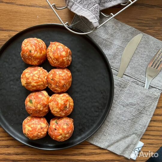 Фишбол из нерки с сыром чеддер со специями