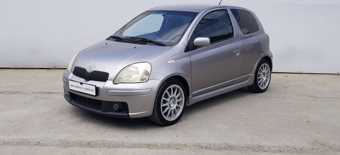 Toyota Yaris: фото владельца
