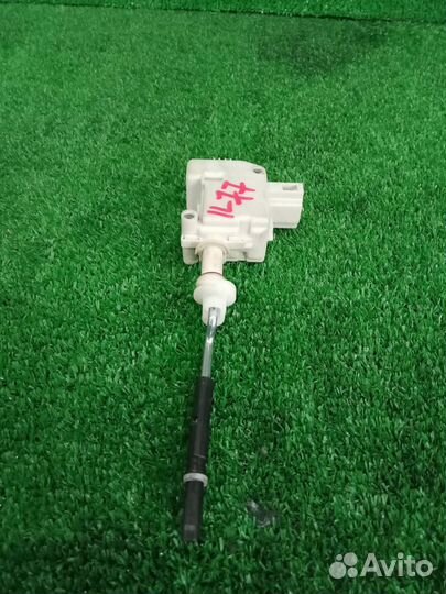 Замок лючка бензобака Volkswagen Touareg 7L 1