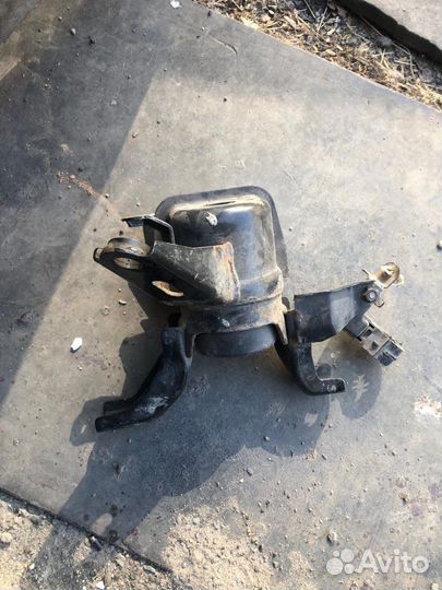 Подушка двс передняя тайота королла