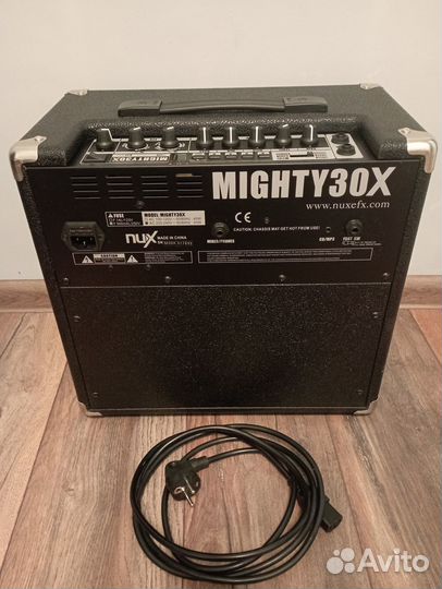 Гитарный комбоусилитель Nux Mighty-30X