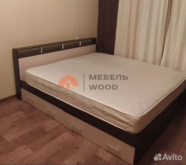 Кровать двухспальная