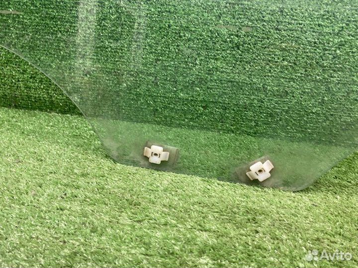 Стекло двери переднее левое Hyundai Solaris RB