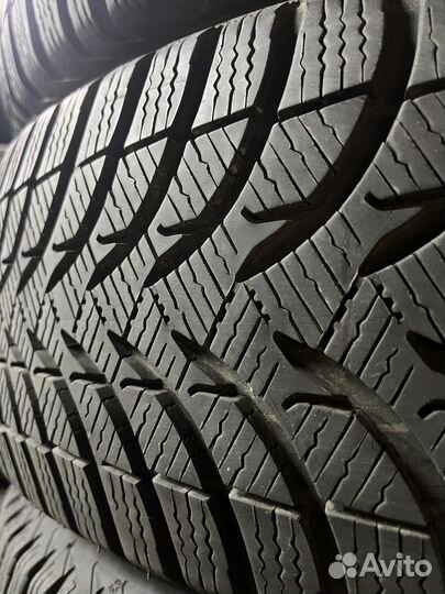 Michelin Alpin 5 215/60 R17
