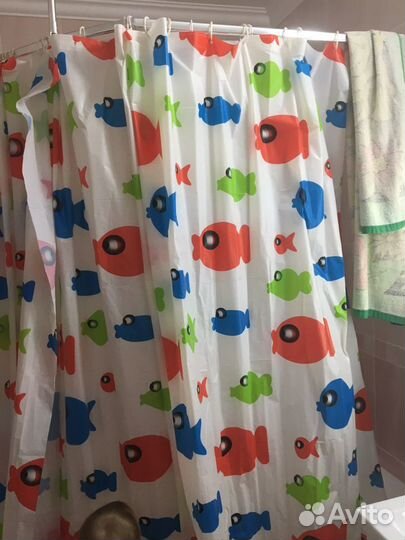 Жизнерадостная штора для ванны