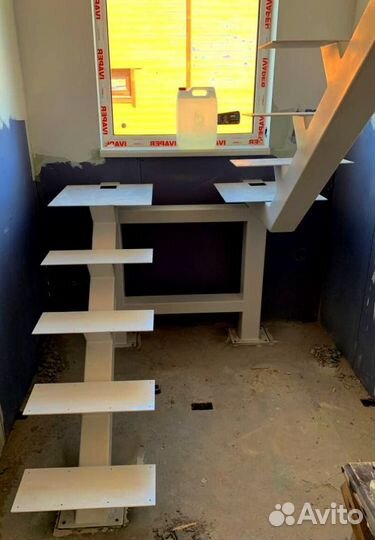 Г-образная лестница