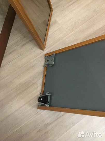 Зеркальные дверцы от шкафа