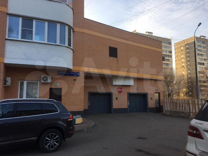 Машиноместо, 14 м²