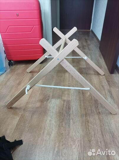 Стойка монтессори для игрушек, мобиль на кроватку