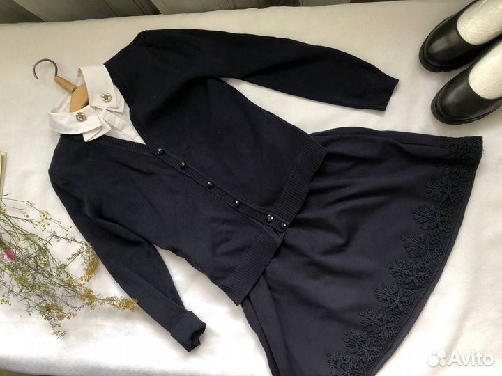 Школьная форма для девочки 128, колготки в подарок