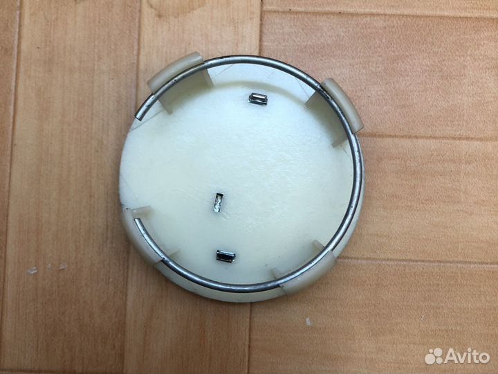 Заглушка литого диска Lexus