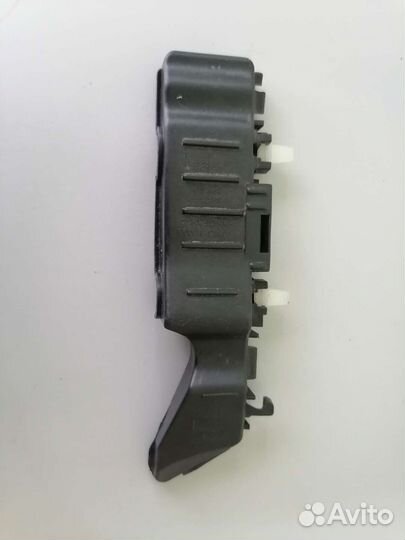 Кронштейн бампера переднего левый Hyundai Solaris