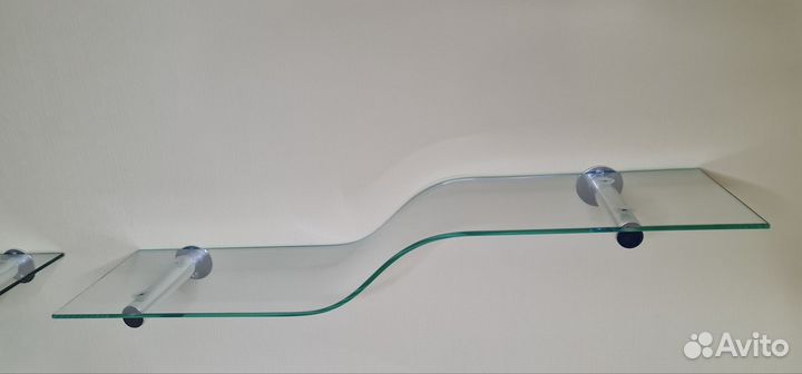 Дизайнерские стеклянные гнутые полки