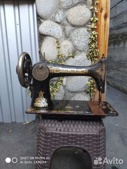 Швейная машинка Singer
