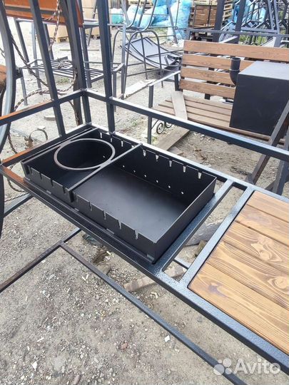 Мангал с крышей