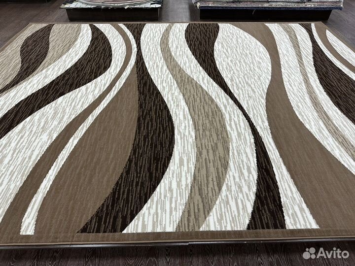 Ковер 3*4 новый, прямой