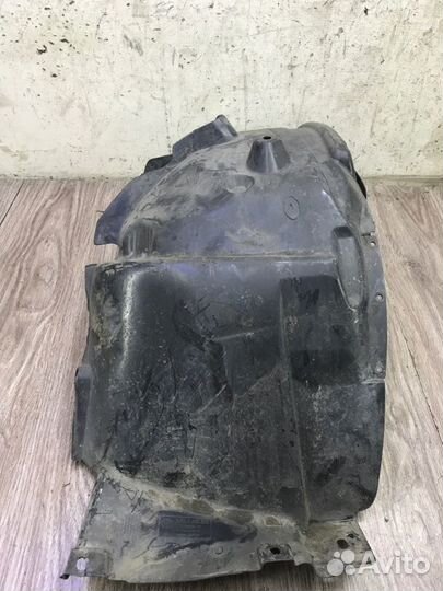 Подкрылок передний правый Bmw 1 Series хетчбэк-5ти