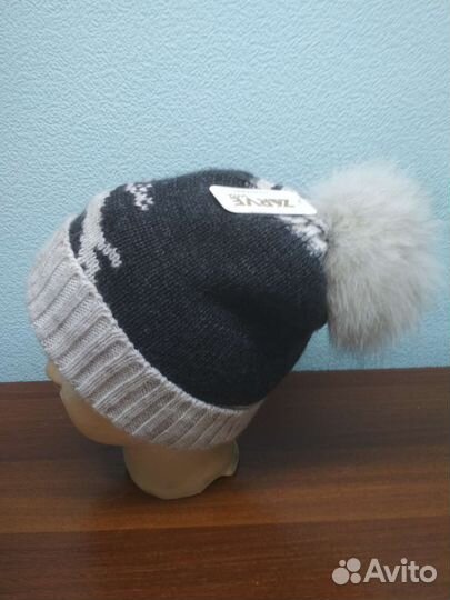 Шапка трикотажная с помпоном