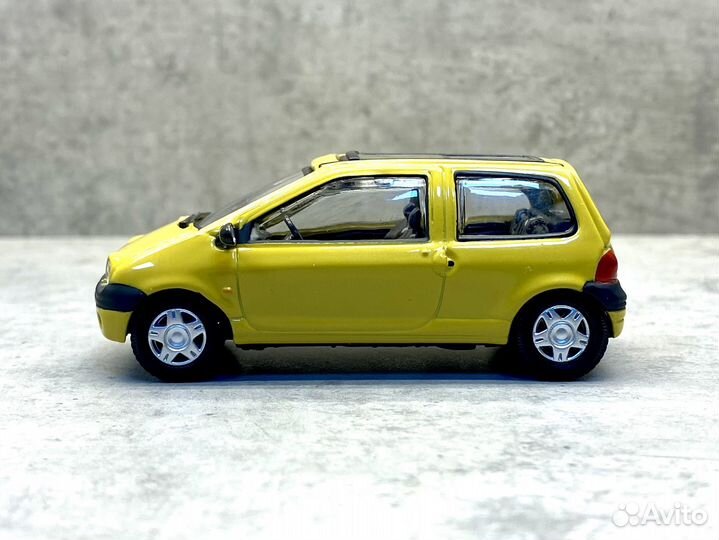 Коллекционная модель Renault Twingo 1:43