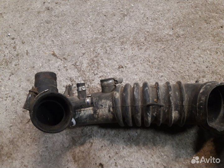 Патрубок воздушного фильтра Audi A4