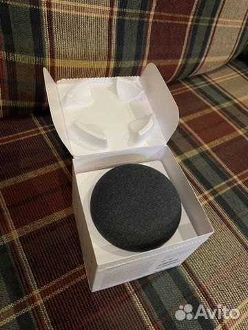 Умная колонка Google Home Mini