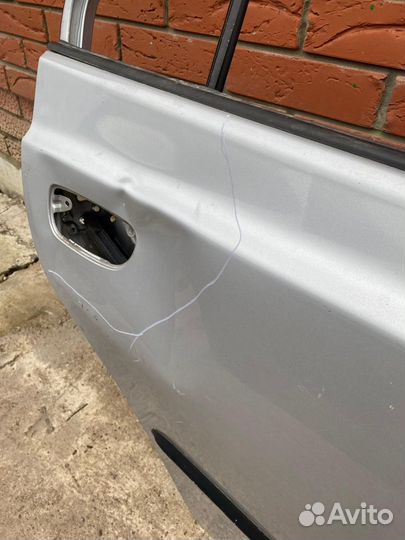Задняя правая дверь Hyundai Accent