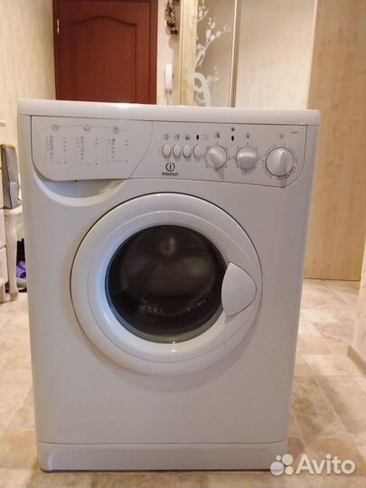 Продам стиральную машину indesit w84tx италия бу