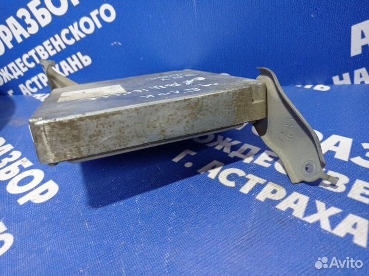 Блок управления двигателем Toyota Avensis седан