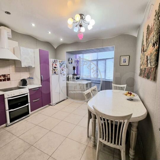 3-к. квартира, 80 м², 2/3 эт.