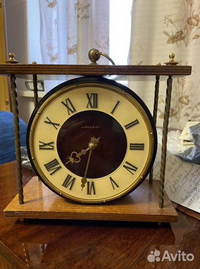 Настольные часы