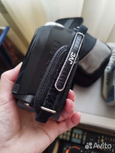 Цифровая видеокамера JVC