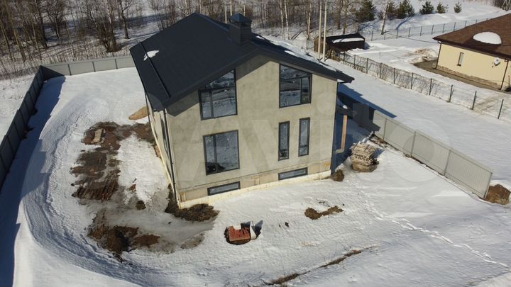 Коттедж 294,8 м² на участке 10 сот.