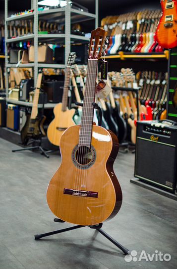 Классическая гитара Perez 610 cedar