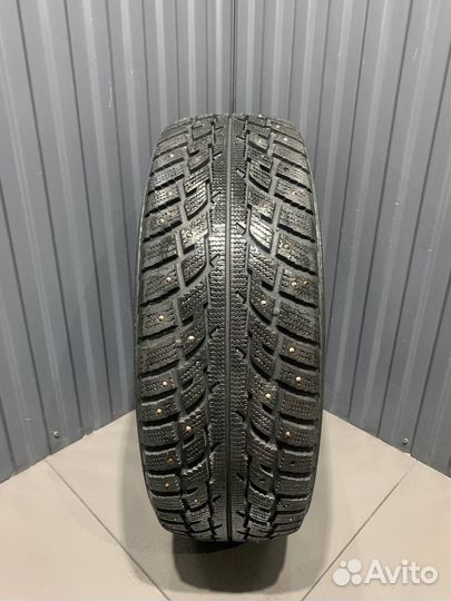 Kumho I'Zen RV Stud KC16 245/70 R16 107T