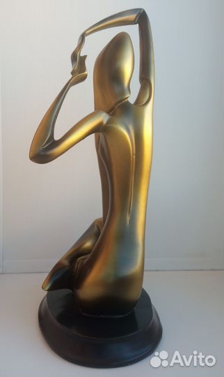 Статуэтка Девушка