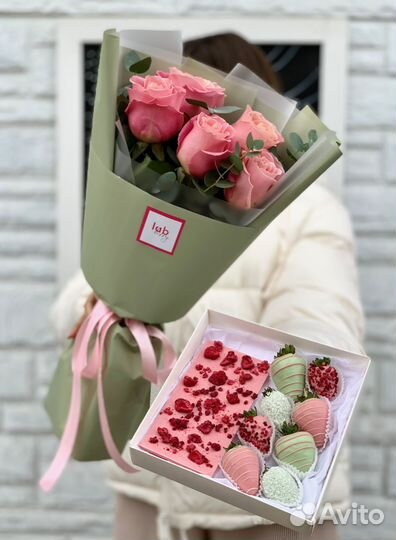 Комбо клубника в шоколаде + цветы