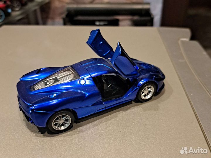 Ferrari LaFerrari -1:43 Lykan-HyperSport 1:43