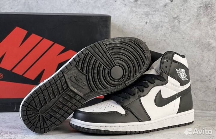 Nike Air Jordan 1 Retro High Black White