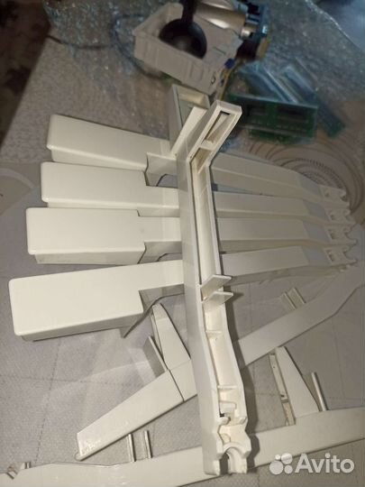 Запчасти и клавиатуры для синтезаторе korg Pa3x