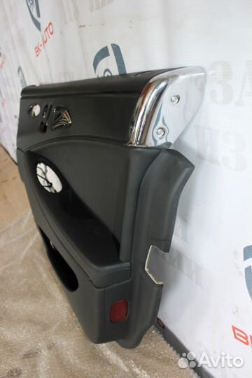 Обшивка передней двери Mercedes CLS-Class C219