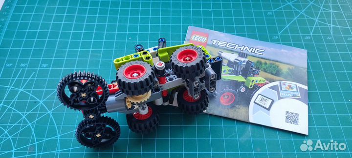 Lego Technic 42102 (Mini Claas Xerion)