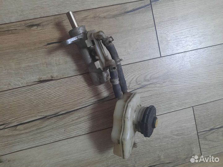 Главный тормозной цилиндр Honda CiviC EU1