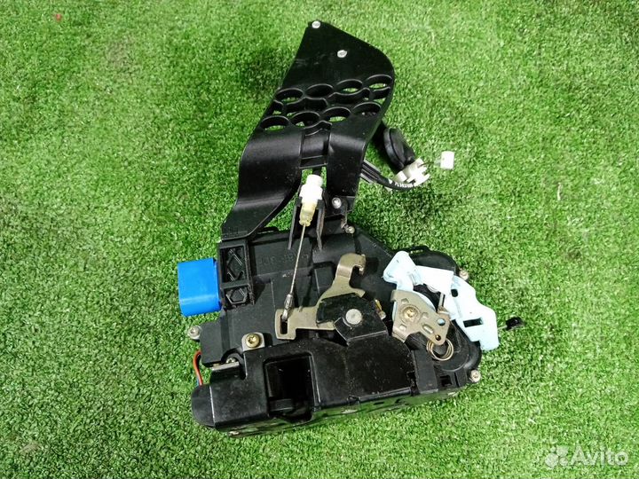 Замок боковой двери передний правый Porsche