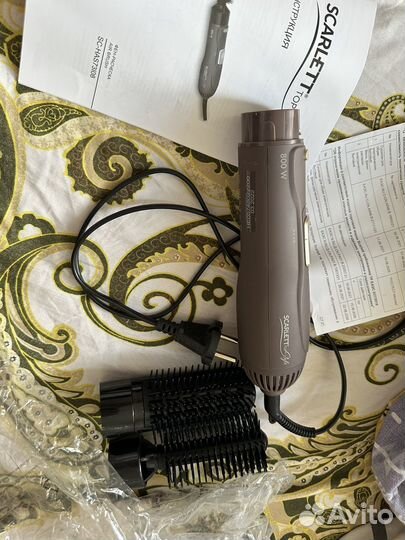 Фен-щетка Scarlett SC-HAS73I08