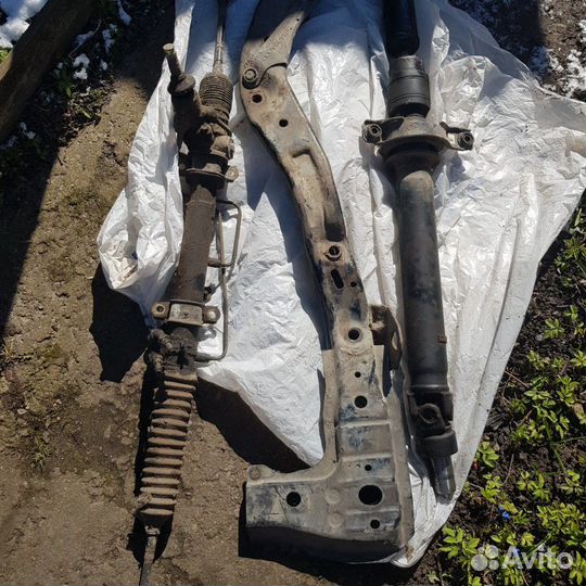 Запчасти б.у на субару форестер 2003г