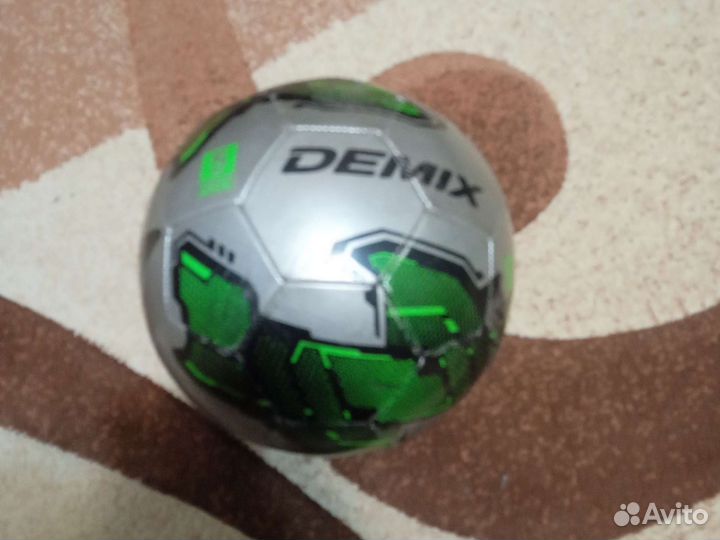 Футбольный мяч demix