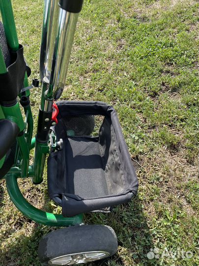 Трехколесный велосипед с ручкой