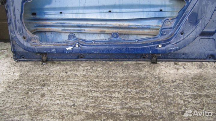 Дверь передняя правая VW Passat Пассат B5 B5+ синя