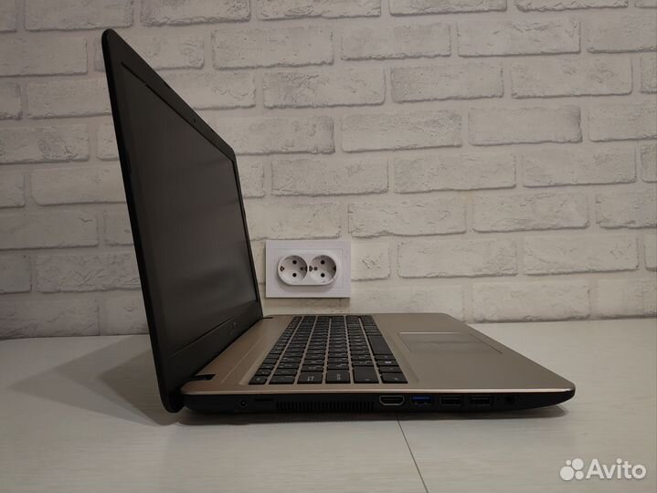 Ноутбук Asus D540M